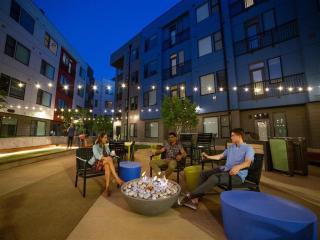 2BR Balcony Suite Gym & Pool Downtown at CityWay - Indianápolis - 1