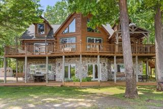 Lakefront 5BR Cabin on Big Crooked Lake w Pontoon - Rockford - 3