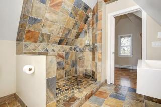 Soaring ceilings 15 min walk to Parliament - 8