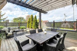 Soaring ceilings 15 min walk to Parliament - 4