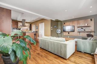 Soaring ceilings 15 min walk to Parliament - 1