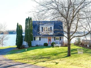 Cozy family waterfront retreat recently renovated - Deseronto - 3