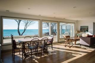 Lakeside PEC: Beautiful Waterfront & Patio - 0