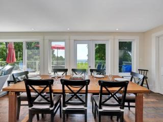 Wind & Waves - Wellington waterfront with Satellite TV & fire pit - 9