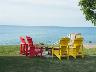 Wind & Waves - Wellington waterfront with Satellite TV & fire pit - 6