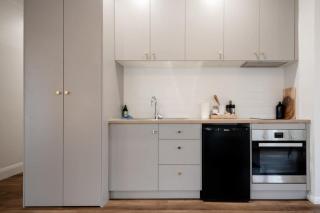 Cute Apartment on the City Fringe - 9