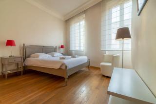 C096-Apt overlooking the Old Port the view is magical - 3