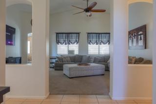 Comfy House Private Backyard with Pool BBQ Citrus - Surprise - 6