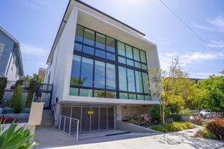 Bright and Trendy 2-story Bankers Hill Condo - San Diego - 7