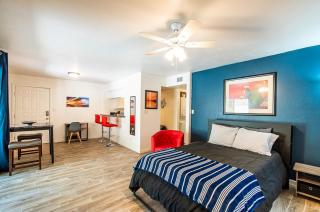 41A Modern Large Studio Condo w heated pool - 3