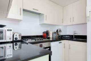 Stylish Apartment with Private Rooftop in Covent Garden - London - 2