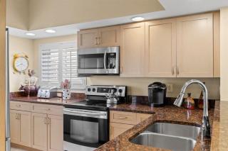 Exquisite Beachfront Residence at SIBC with Bikes - Sanibel - 2