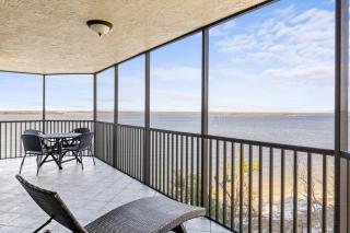 Stunning Waterfront Residence with Panoramic Water Views - Fort Myers - 8