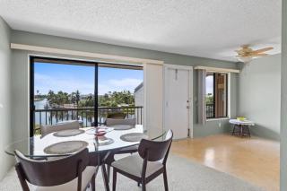 Comfy Waterfront Condo at Tennisplace Sanibel - 6