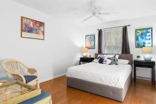 Palm Paradise- Charming Island Bungalow in Downtown Sanibel - 2