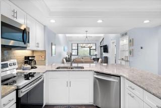 Loggerhead 253- Beachfront Residence w Vaulted Ceilings - 5