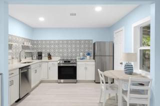 Stunning Newly Renovated River District Residence - Fort Myers - 9