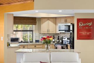 Gorgeous Golf Course Home w Pool in Cape Royal - 4