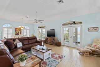 Mango Margarita- Beach Home with Pool Sleeps 12 - 7