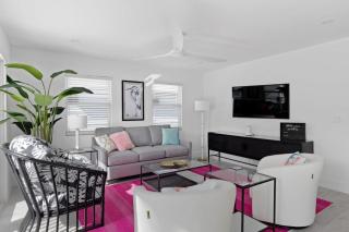 Stunning Near Beach Residence on Palermo Circle - Fort Myers Beach - 8