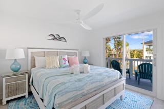 Stunning Near Beach Residence on Palermo Circle - Fort Myers Beach - 3