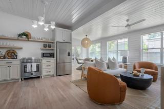 The Ressman Haus at MarktPlatz with Hot Tub - Fredericksburg - 5