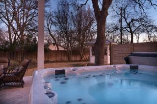 Vino Vida spacious home with hot tub - Fredericksburg - 8