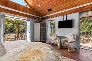 Falling Star, Hot tub and Pet Friendly! - Fredericksburg - 3