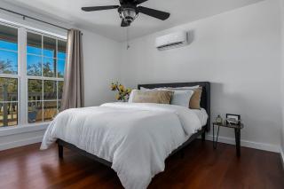 French Kiss Cottage, Pet Friendly, Chiminea! - 8