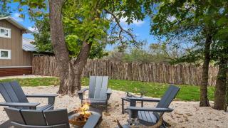 Cork & Cactus, close to Main St and pet-friendly! - Fredericksburg - 7