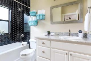 Mariposa, Large home with hot tub & outdoor space - Fredericksburg - 2