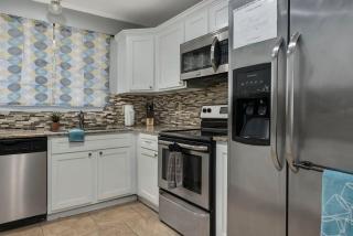 Henrietta Haus pet friendly and private hot tub - Fredericksburg - 7