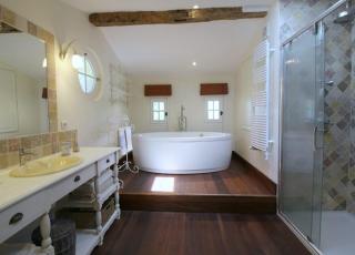 Chambre d'hôtes spacieuse, salle de bain privative - Saint-Michel-de-Fronsac - 7