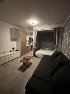 *Studio agréable avec balcon et vue sur mer* - Vallauris - 8