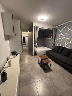 *Studio agréable avec balcon et vue sur mer* - Vallauris - 4