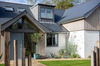 The Salt House - Luxury Home with Pool & Hot Tub - Chichester - 3