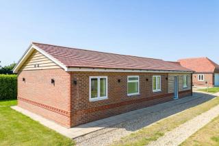 Countryside Bungalow for 4 Close to Beaches - Birdham - 9