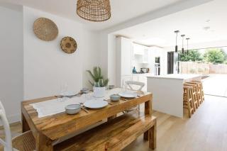 Stylish 2 Bed City Stay - Chichester - 8