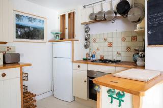 Pretty Cottage Near City & Sea - Fishbourne - 2