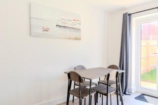 Brand New 3 BEDROOM HOUSE WITH GARDEN AND FREE PARKING - Wednesbury - 8