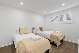 Luxury Lake View - Wanaka - 5