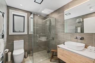Luxury Lake View - Wanaka - 3