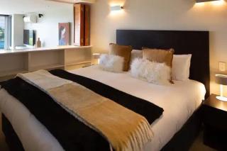 Stunning Lakeview 1 Bedroom Apartment - Queenstown - 8