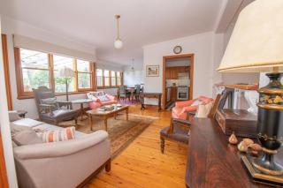 Eumbar - Heritage Haven on Byng, CBD - Orange - 4