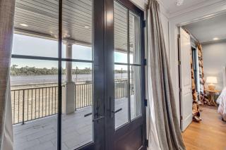 Idyllic Savannah Apartment with River Views! - 4