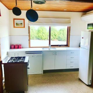 The Shack Gorgeous Getaway for 2 on Truffle Farm - Millthorpe - 4