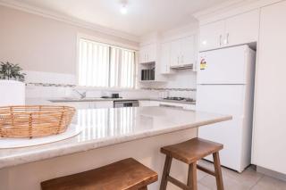 Wonderful Windred - Modern Comfy Quiet - 8