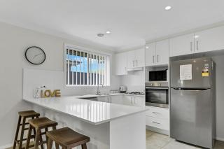 Emmaville - Modern Convenient & Pet Friendly - Orange - 4