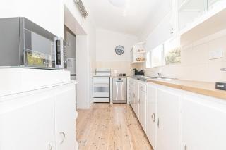 Anson Cottage 1900s CBD Home Private & Practical - Orange - 7