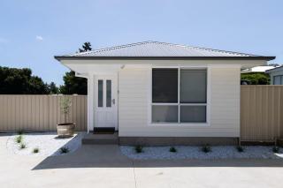Villa on Matthews, Quite, Modern, Fresh, Free Wifi - Orange - 7